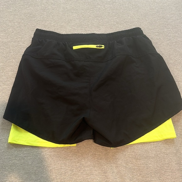 ARSUXEO Men’s 2 in 1 Liner Shorts Size XXL Black and Highlighter Yellow - Picture 3 of 3